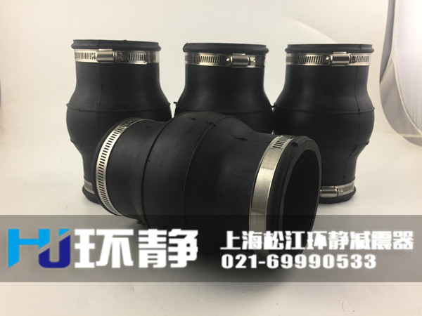 山東省煙臺棲霞市卡箍式<a href=http://www.u1stinsurance.com/products/xiangjiaojietou/danqiu target=_blank class=infotextkey>單球體<a href=http://www.u1stinsurance.com target=_blank class=infotextkey>橡膠接頭</a></a>發(fā)貨現(xiàn)場
